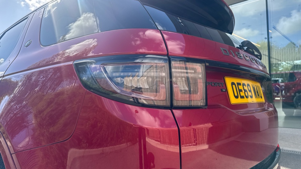 Land Rover Discovery Sport 2.0 D150 R-Dynamic SE 5dr Auto Diesel Station Wagon - Image 19