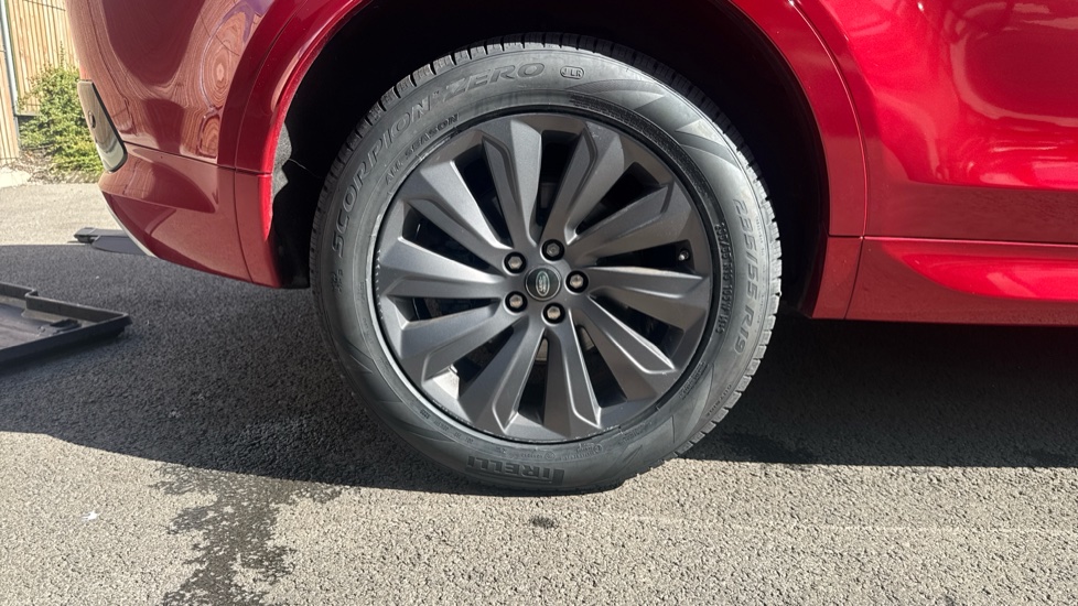 Land Rover Discovery Sport 2.0 D150 R-Dynamic SE 5dr Auto Diesel Station Wagon - Image 25