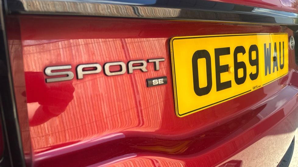 Land Rover Discovery Sport 2.0 D150 R-Dynamic SE 5dr Auto Diesel Station Wagon - Image 26
