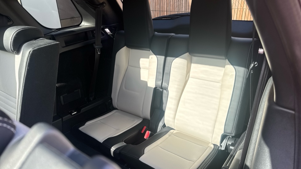 Land Rover Discovery Sport 2.0 D150 R-Dynamic SE 5dr Auto Diesel Station Wagon - Image 34