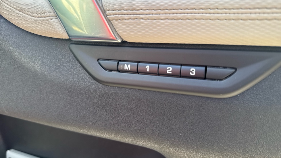 Land Rover Discovery Sport 2.0 D150 R-Dynamic SE 5dr Auto Diesel Station Wagon - Image 48