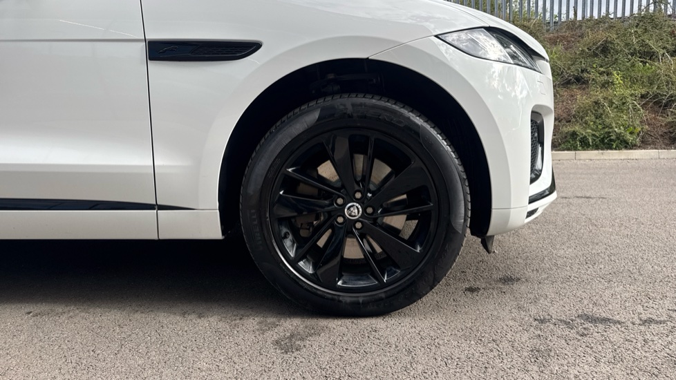 Jaguar F-Pace 2.0 P400e R-Dynamic HSE Black 5dr Auto AWD Estate - Image 8