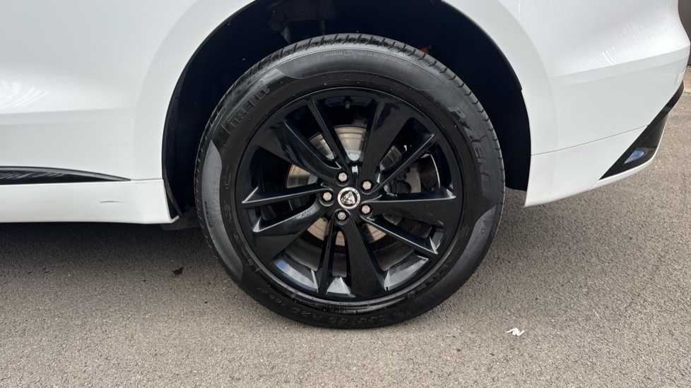 Jaguar F-Pace 2.0 P400e R-Dynamic HSE Black 5dr Auto AWD Estate - Image 29