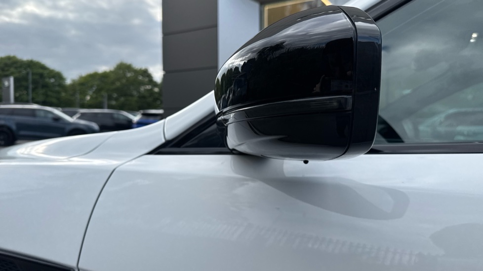 Jaguar F-Pace 2.0 P400e R-Dynamic HSE Black 5dr Auto AWD Estate - Image 31