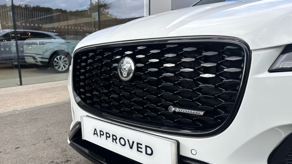 Jaguar F-Pace 2.0 P400e R-Dynamic HSE Black 5dr Auto AWD Estate - Image 34