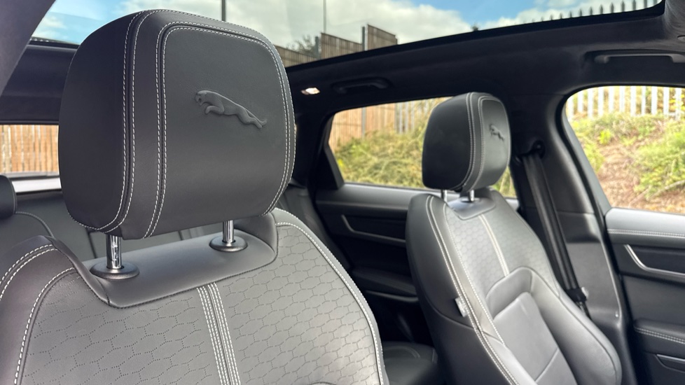 Jaguar F-Pace 2.0 P400e R-Dynamic HSE Black 5dr Auto AWD Estate - Image 44