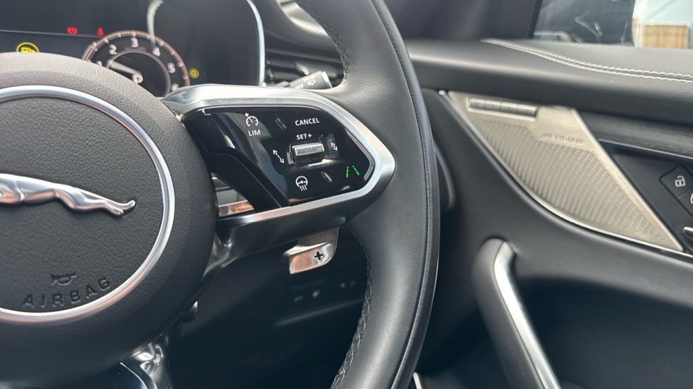 Jaguar F-Pace 2.0 P400e R-Dynamic HSE Black 5dr Auto AWD Estate - Image 46