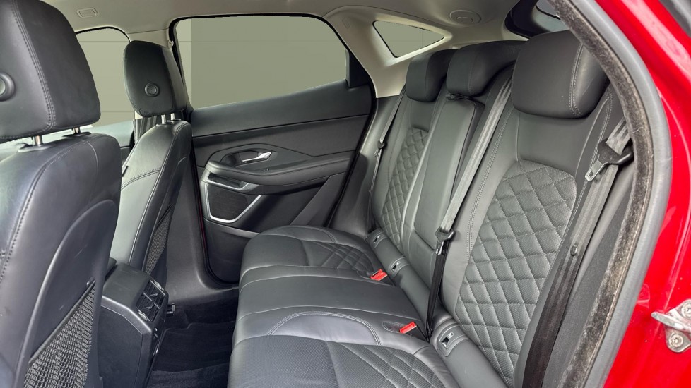Jaguar E-Pace 2.0d [180] HSE 5dr Auto Diesel Estate - Image 4