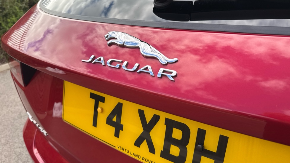 Jaguar E-Pace 2.0d [180] HSE 5dr Auto Diesel Estate - Image 24