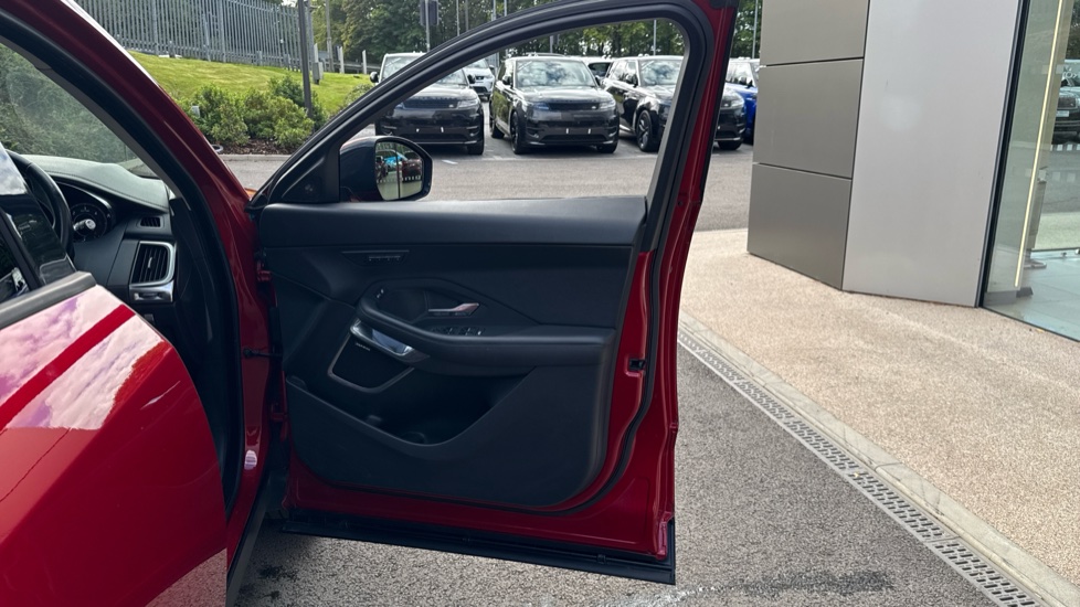 Jaguar E-Pace 2.0d [180] HSE 5dr Auto Diesel Estate - Image 38