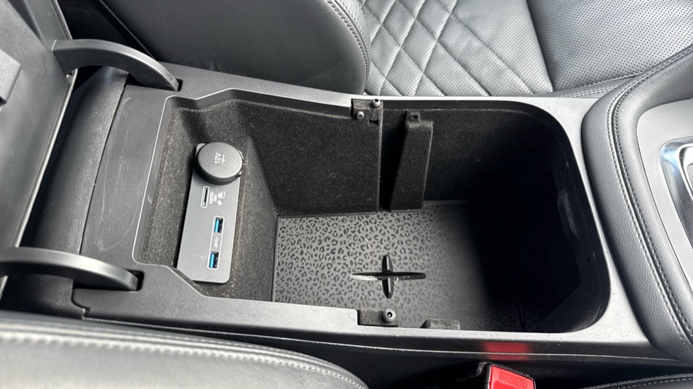 Jaguar E-Pace 2.0d [180] HSE 5dr Auto Diesel Estate - Image 53