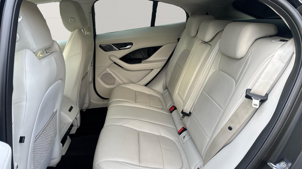 Jaguar I-Pace 294kW EV400 SE 90kWh 5dr Auto Electric Estate - Image 4