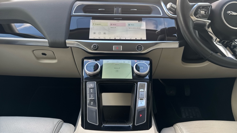 Jaguar I-Pace 294kW EV400 SE 90kWh 5dr Auto Electric Estate - Image 14