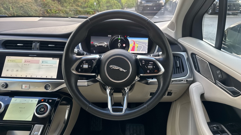 Jaguar I-Pace 294kW EV400 SE 90kWh 5dr Auto Electric Estate - Image 15