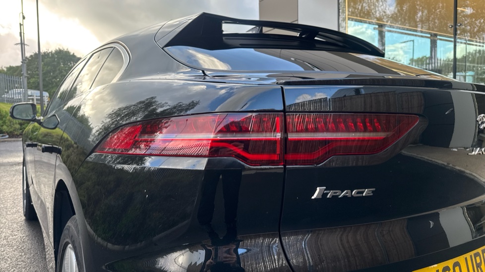 Jaguar I-Pace 294kW EV400 SE 90kWh 5dr Auto Electric Estate - Image 19