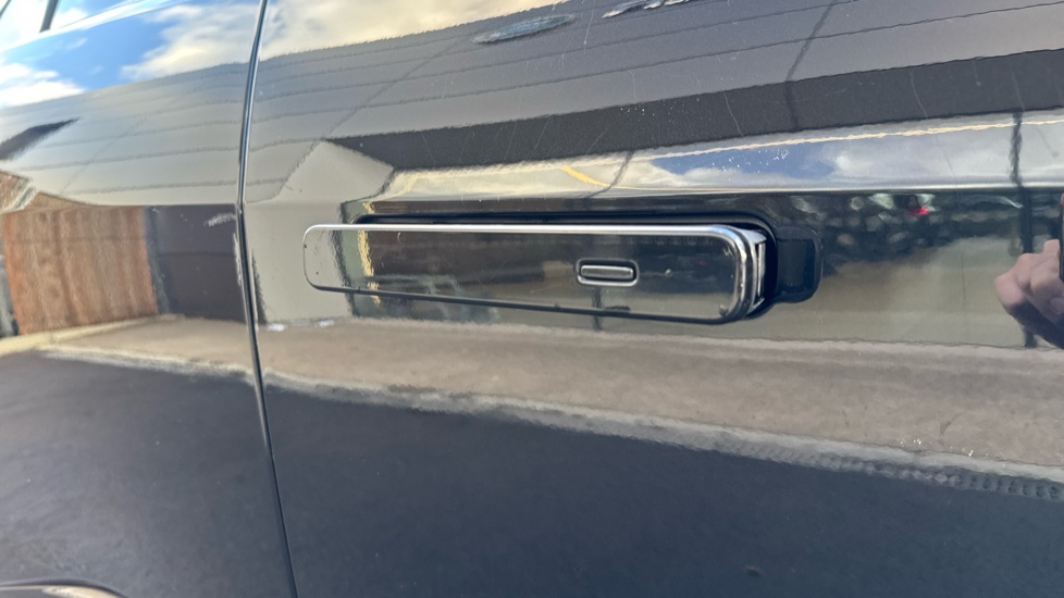 Jaguar I-Pace 294kW EV400 SE 90kWh 5dr Auto Electric Estate - Image 20