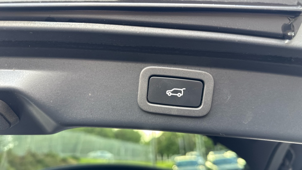 Jaguar I-Pace 294kW EV400 SE 90kWh 5dr Auto Electric Estate - Image 27