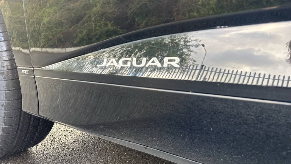 Jaguar I-Pace 294kW EV400 SE 90kWh 5dr Auto Electric Estate - Image 29