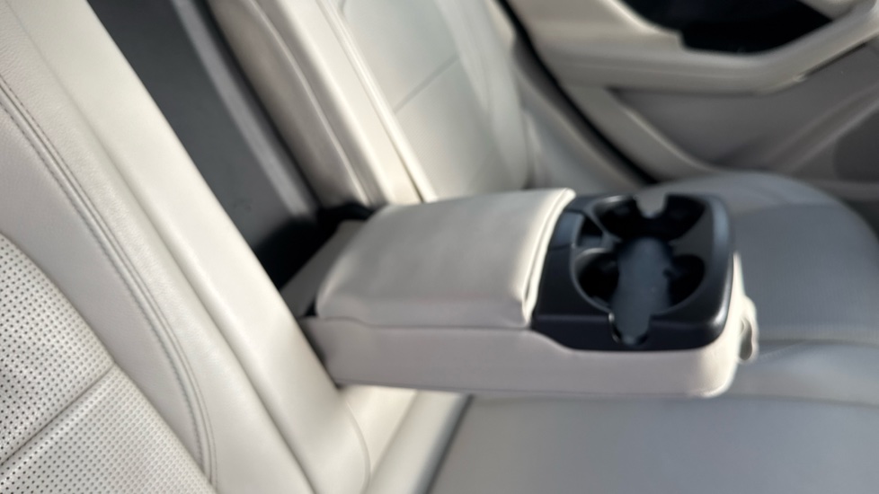 Jaguar I-Pace 294kW EV400 SE 90kWh 5dr Auto Electric Estate - Image 38