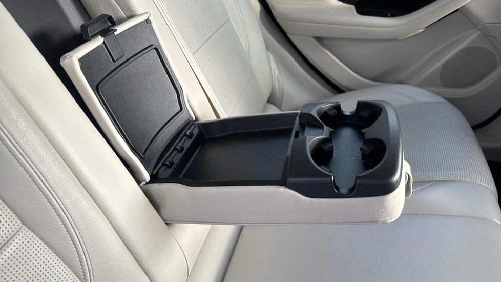 Jaguar I-Pace 294kW EV400 SE 90kWh 5dr Auto Electric Estate - Image 39