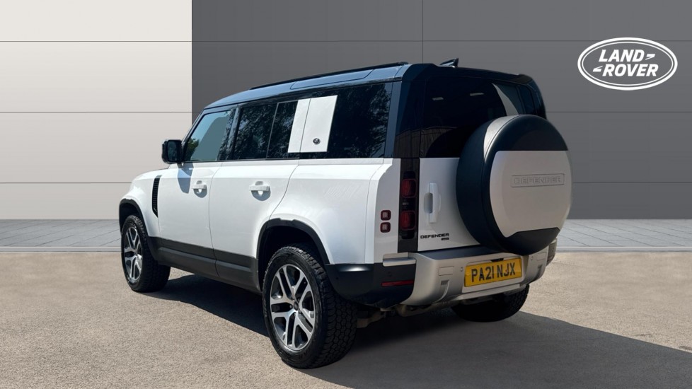 Land Rover Defender 3.0 D300 SE 110 5dr Auto Diesel Estate - Image 2