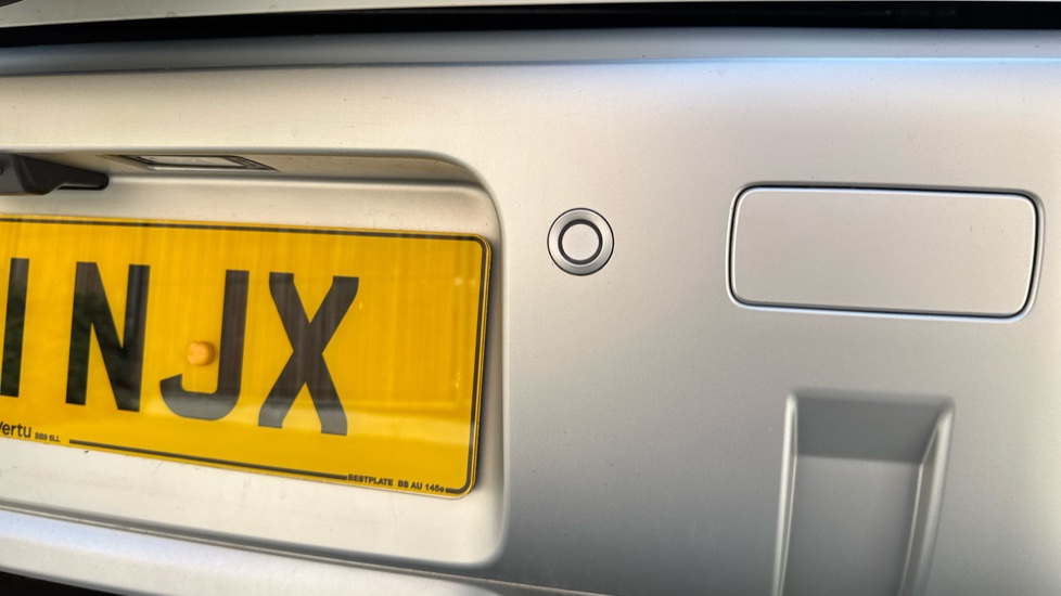 Land Rover Defender 3.0 D300 SE 110 5dr Auto Diesel Estate - Image 28