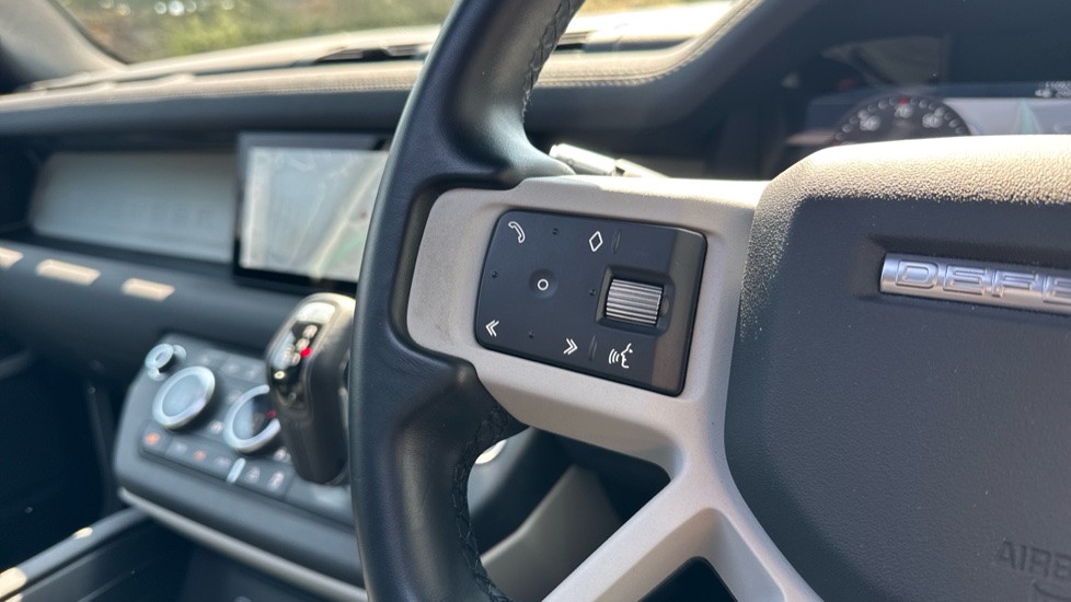 Land Rover Defender 3.0 D300 SE 110 5dr Auto Diesel Estate - Image 56