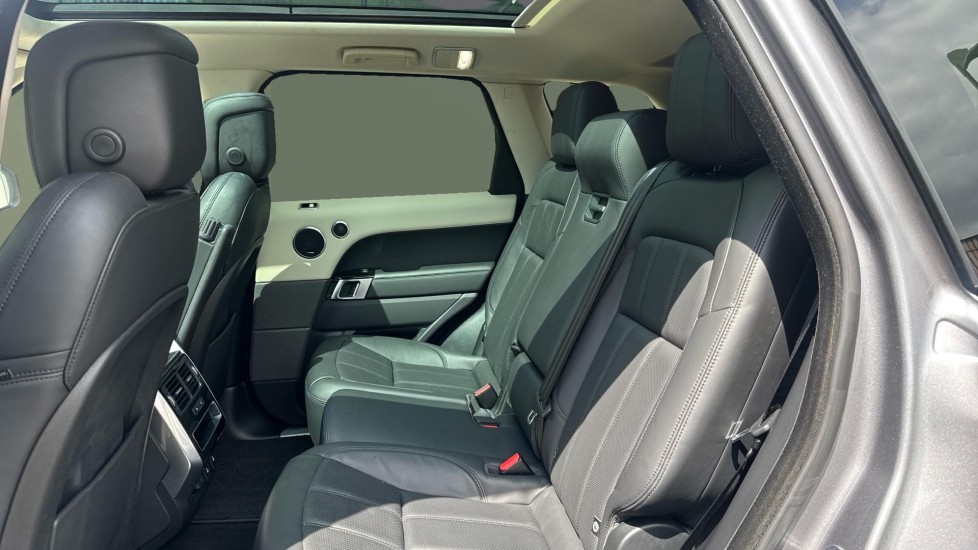 Land Rover Range Rover Sport 3.0 D300 HSE Silver 5dr Auto Diesel Estate - Image 4