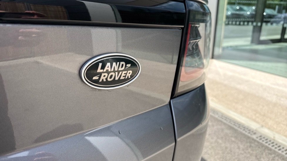 Land Rover Range Rover Sport 3.0 D300 HSE Silver 5dr Auto Diesel Estate - Image 25