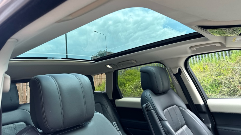 Land Rover Range Rover Sport 3.0 D300 HSE Silver 5dr Auto Diesel Estate - Image 49