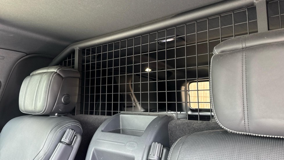Land Rover Discovery Diesel 3.0 D350 Dynamic HSE Commercial Auto - Image 4