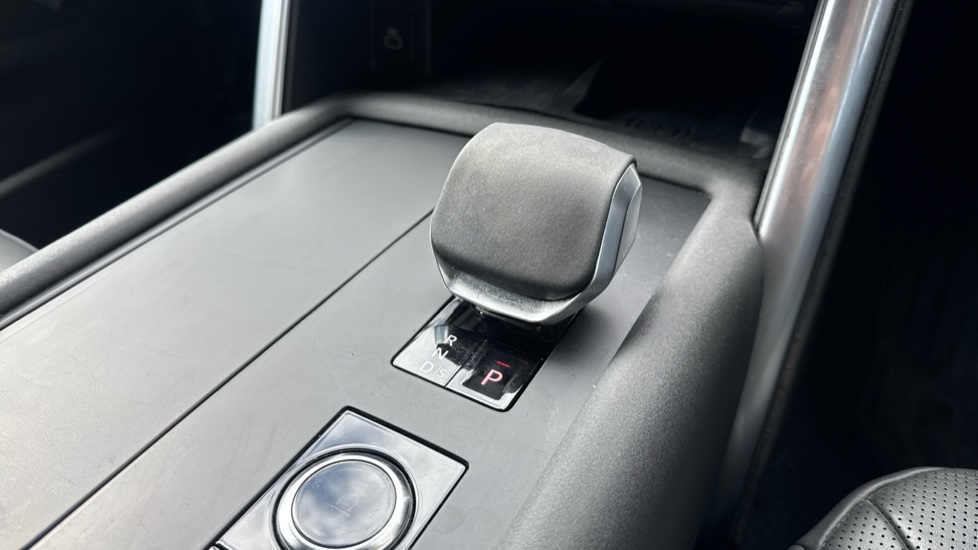 Land Rover Discovery Diesel 3.0 D350 Dynamic HSE Commercial Auto - Image 13