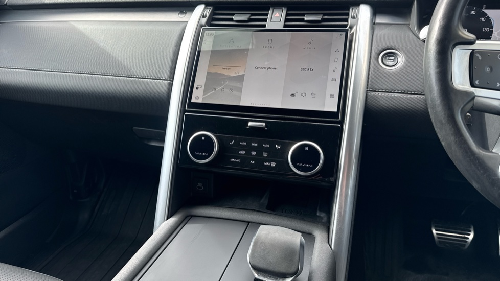 Land Rover Discovery Diesel 3.0 D350 Dynamic HSE Commercial Auto - Image 14