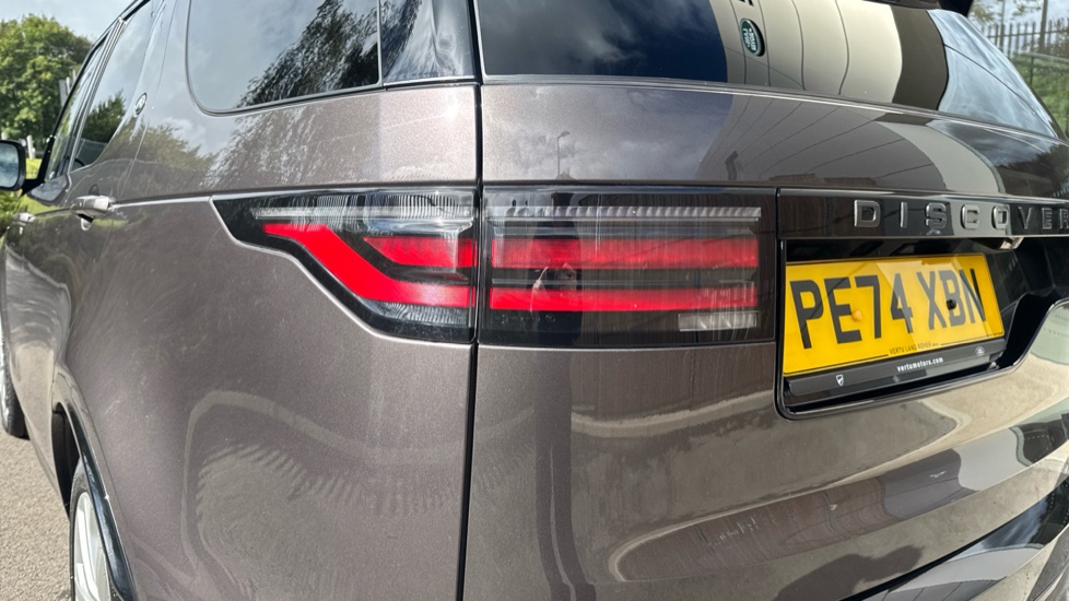 Land Rover Discovery Diesel 3.0 D350 Dynamic HSE Commercial Auto - Image 19