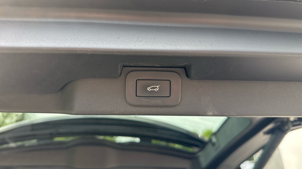 Land Rover Discovery Diesel 3.0 D350 Dynamic HSE Commercial Auto - Image 42