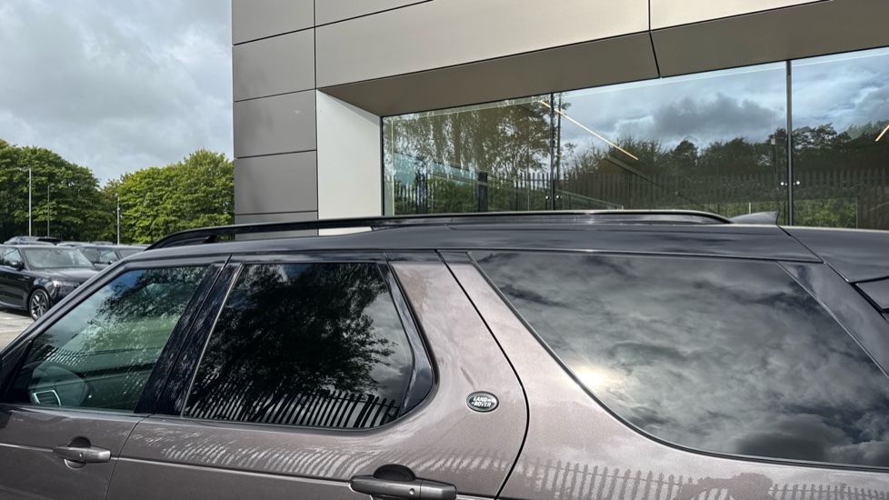 Land Rover Discovery Diesel 3.0 D350 Dynamic HSE Commercial Auto - Image 45
