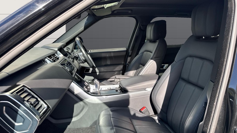 Land Rover Range Rover Sport 3.0 D300 HSE Dynamic Black 5dr Auto Diesel Estate - Image 3