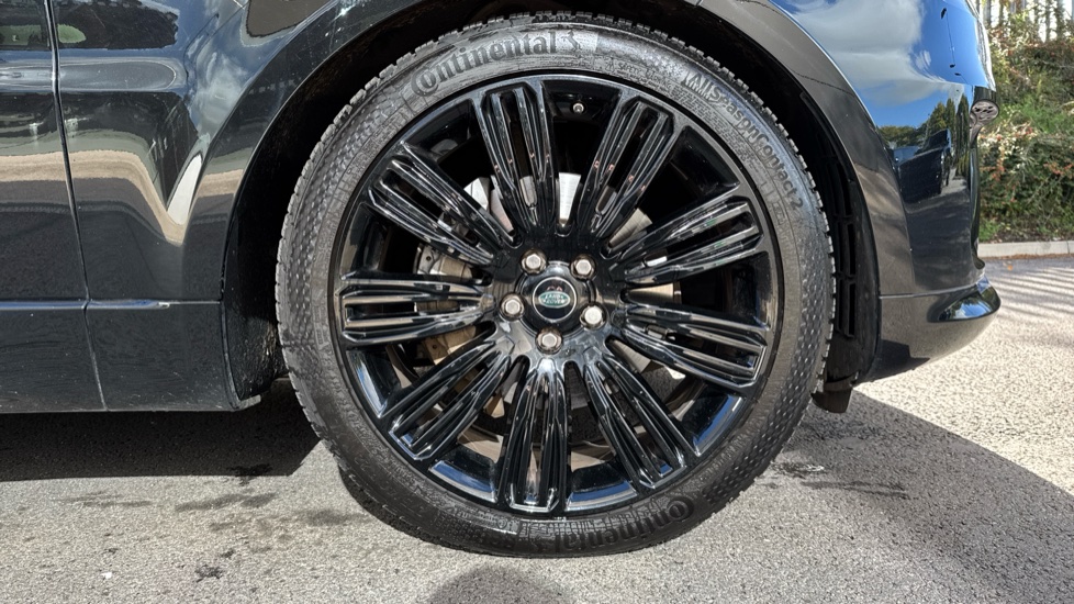 Land Rover Range Rover Sport 3.0 D300 HSE Dynamic Black 5dr Auto Diesel Estate - Image 8