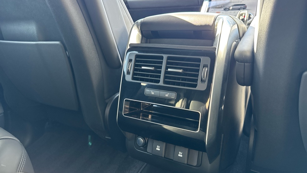 Land Rover Range Rover Sport 3.0 D300 HSE Dynamic Black 5dr Auto Diesel Estate - Image 18