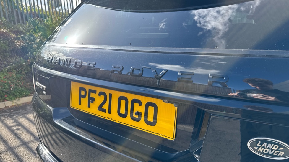 Land Rover Range Rover Sport 3.0 D300 HSE Dynamic Black 5dr Auto Diesel Estate - Image 24