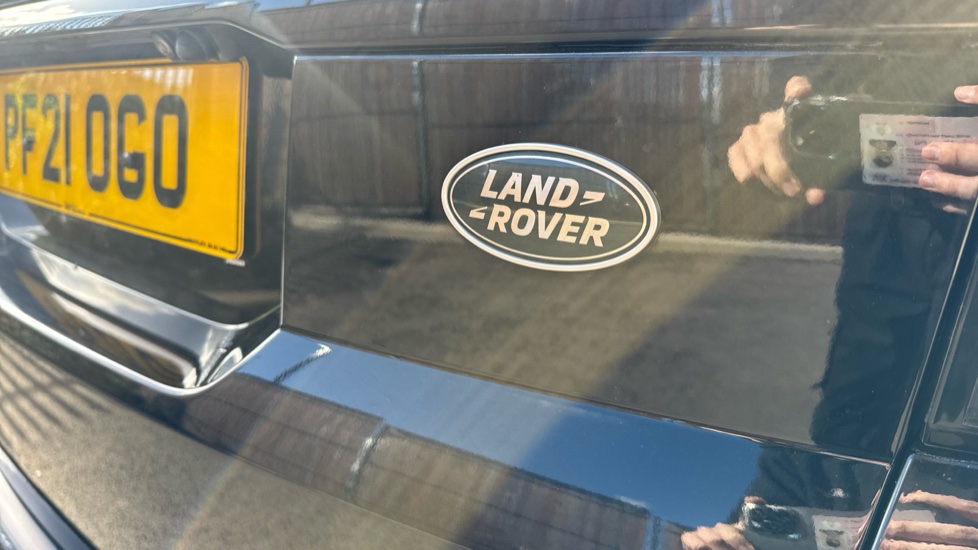 Land Rover Range Rover Sport 3.0 D300 HSE Dynamic Black 5dr Auto Diesel Estate - Image 25