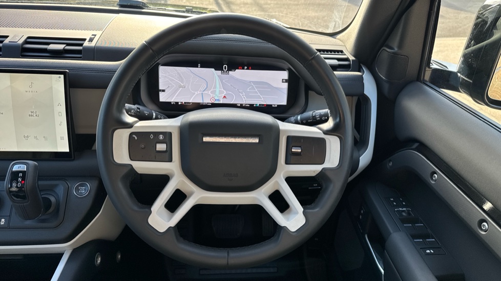 Land Rover Defender 3.0 D250 X-Dynamic SE 110 5dr Auto Diesel Estate - Image 15