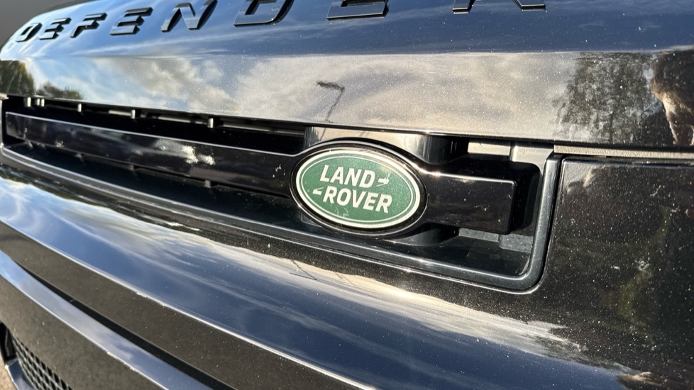 Land Rover Defender 3.0 D250 X-Dynamic SE 110 5dr Auto Diesel Estate - Image 38