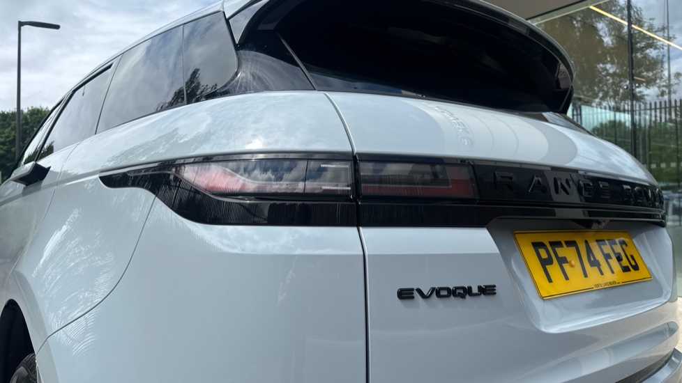 Land Rover Range Rover Evoque 2.0 D200 Dynamic SE 5dr Auto Diesel Hatchback - Image 19