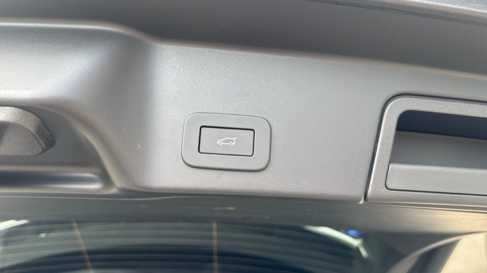 Land Rover Range Rover Evoque 2.0 D200 Dynamic SE 5dr Auto Diesel Hatchback - Image 28