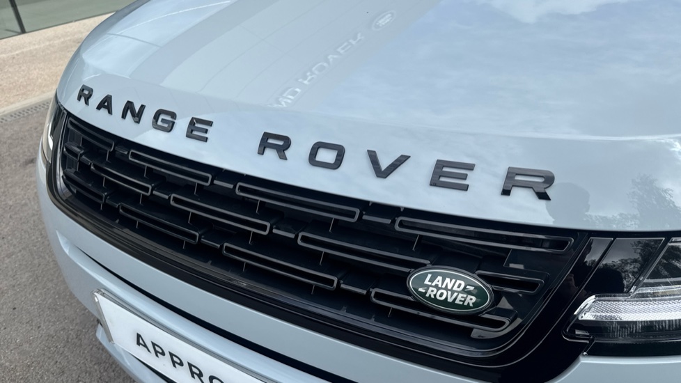 Land Rover Range Rover Evoque 2.0 D200 Dynamic SE 5dr Auto Diesel Hatchback - Image 32
