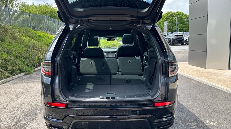Land Rover Discovery Sport 2.0 D165 Dynamic SE 5dr Auto [7 Seat] Diesel Station Wagon - Image 10
