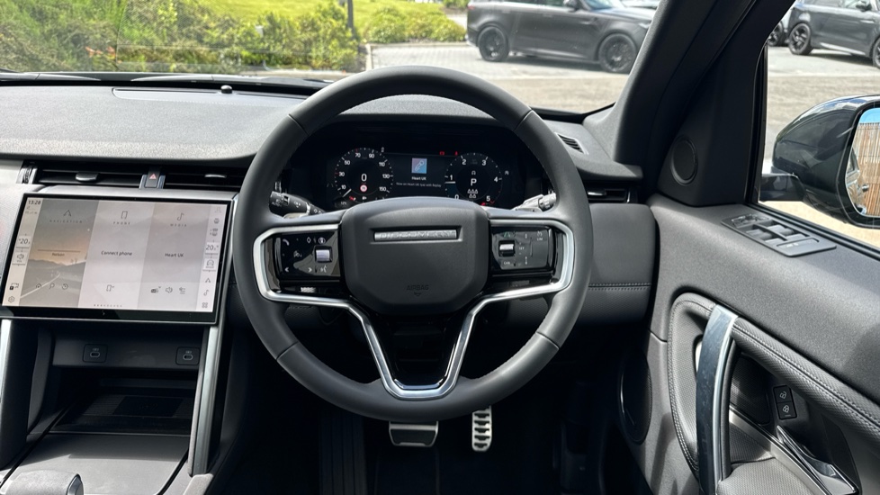 Land Rover Discovery Sport 2.0 D165 Dynamic SE 5dr Auto [7 Seat] Diesel Station Wagon - Image 15