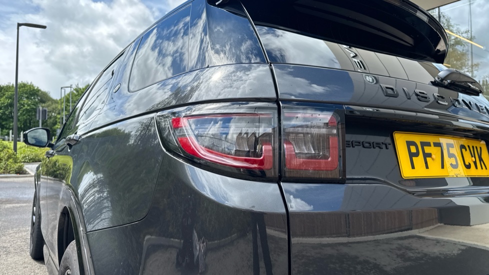 Land Rover Discovery Sport 2.0 D165 Dynamic SE 5dr Auto [7 Seat] Diesel Station Wagon - Image 19