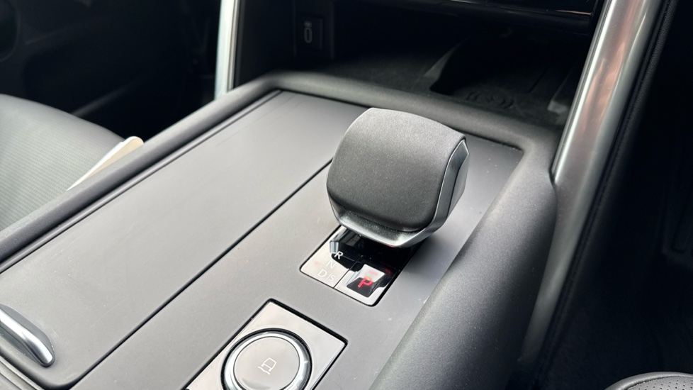 Land Rover Discovery Diesel 3.0 D350 Dynamic HSE Commercial Auto - Image 13